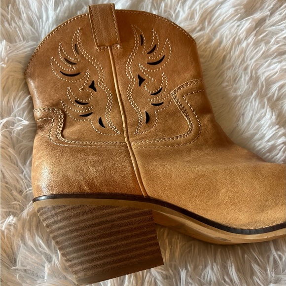 Lucky Brand Western Boots - Picture 7 of 9